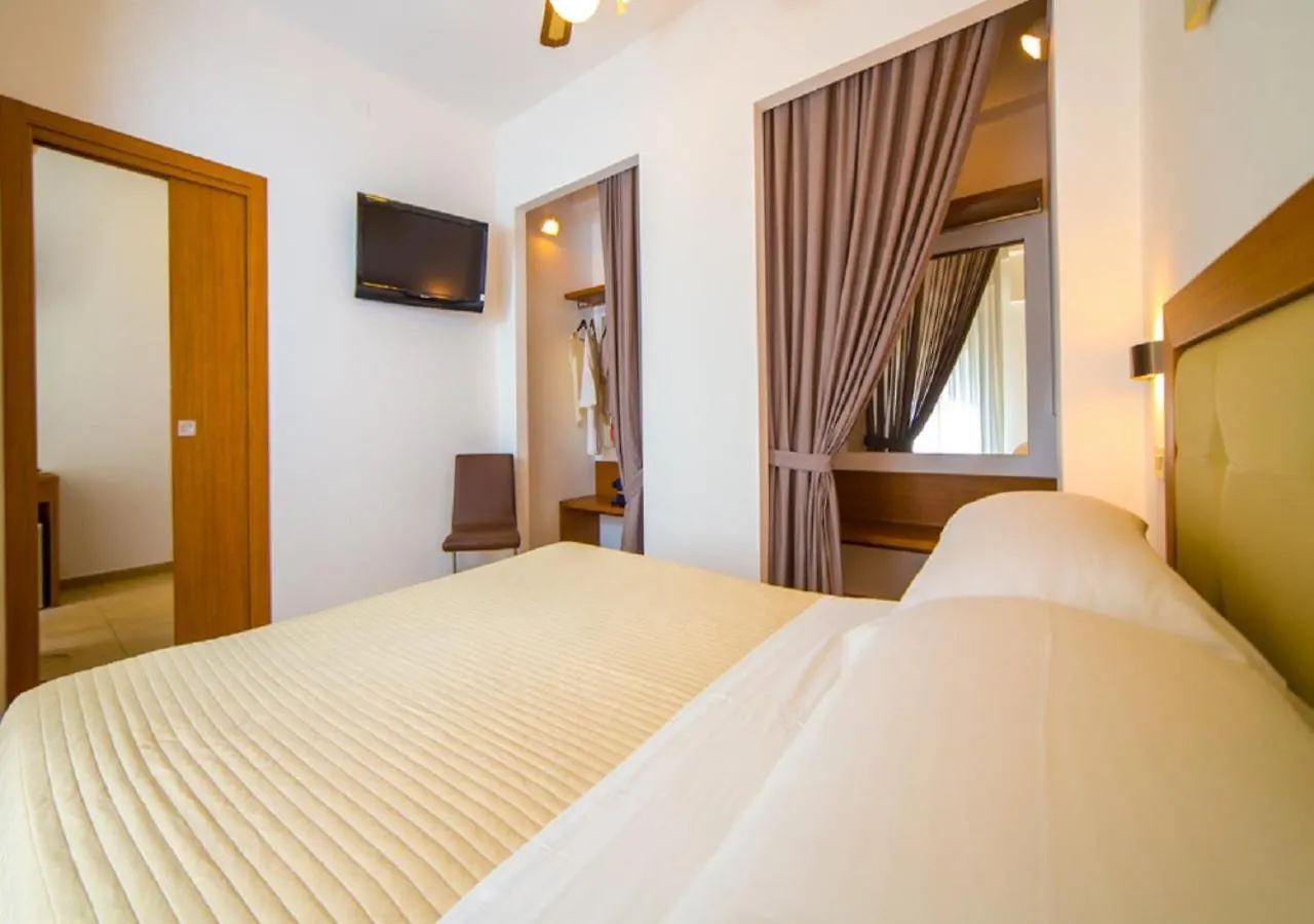 קאטוליקה Mediterraneo Hotel & Suites 3*,